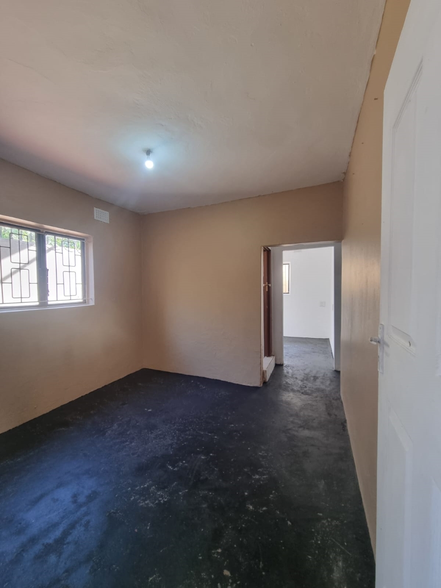 6 Bedroom Property for Sale in Shallcross KwaZulu-Natal