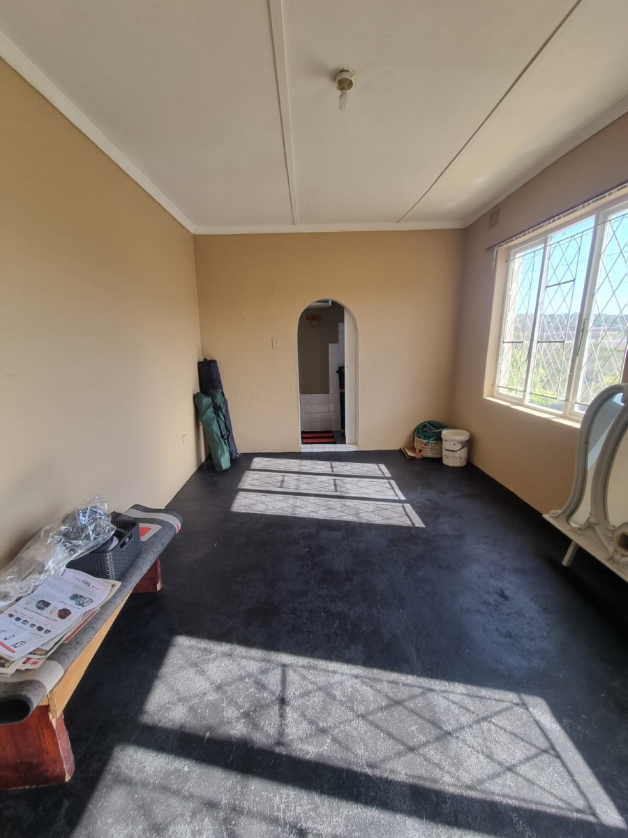 6 Bedroom Property for Sale in Shallcross KwaZulu-Natal