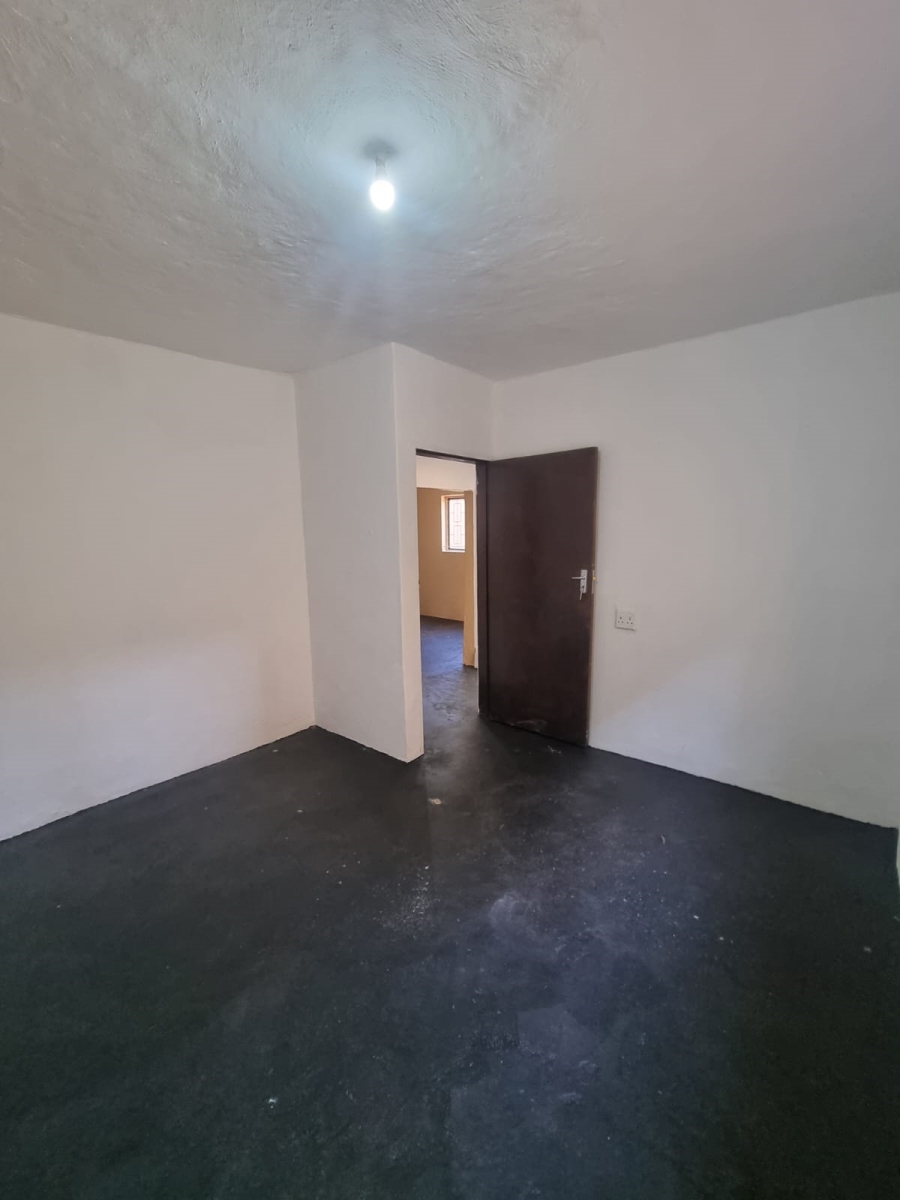 6 Bedroom Property for Sale in Shallcross KwaZulu-Natal