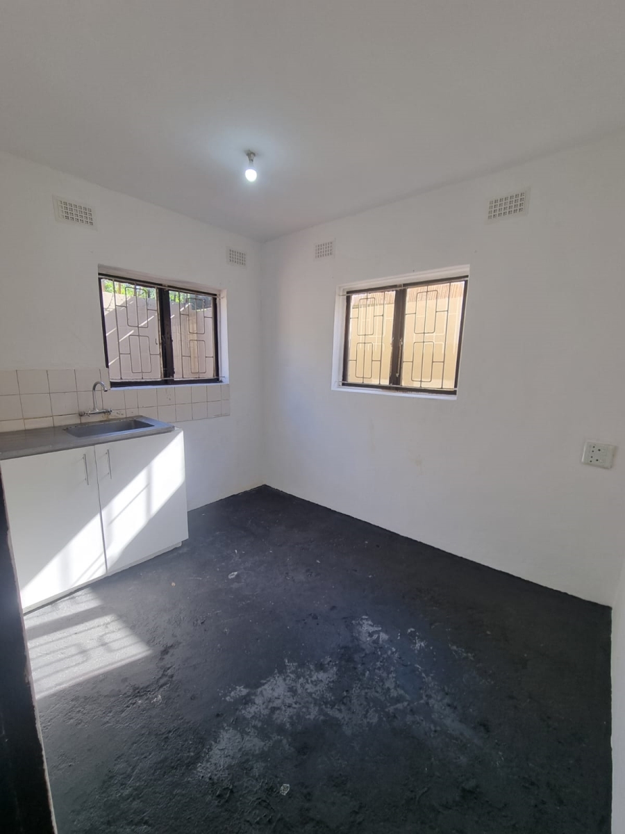 6 Bedroom Property for Sale in Shallcross KwaZulu-Natal