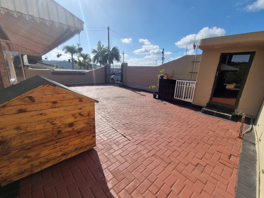 6 Bedroom Property for Sale in Shallcross KwaZulu-Natal