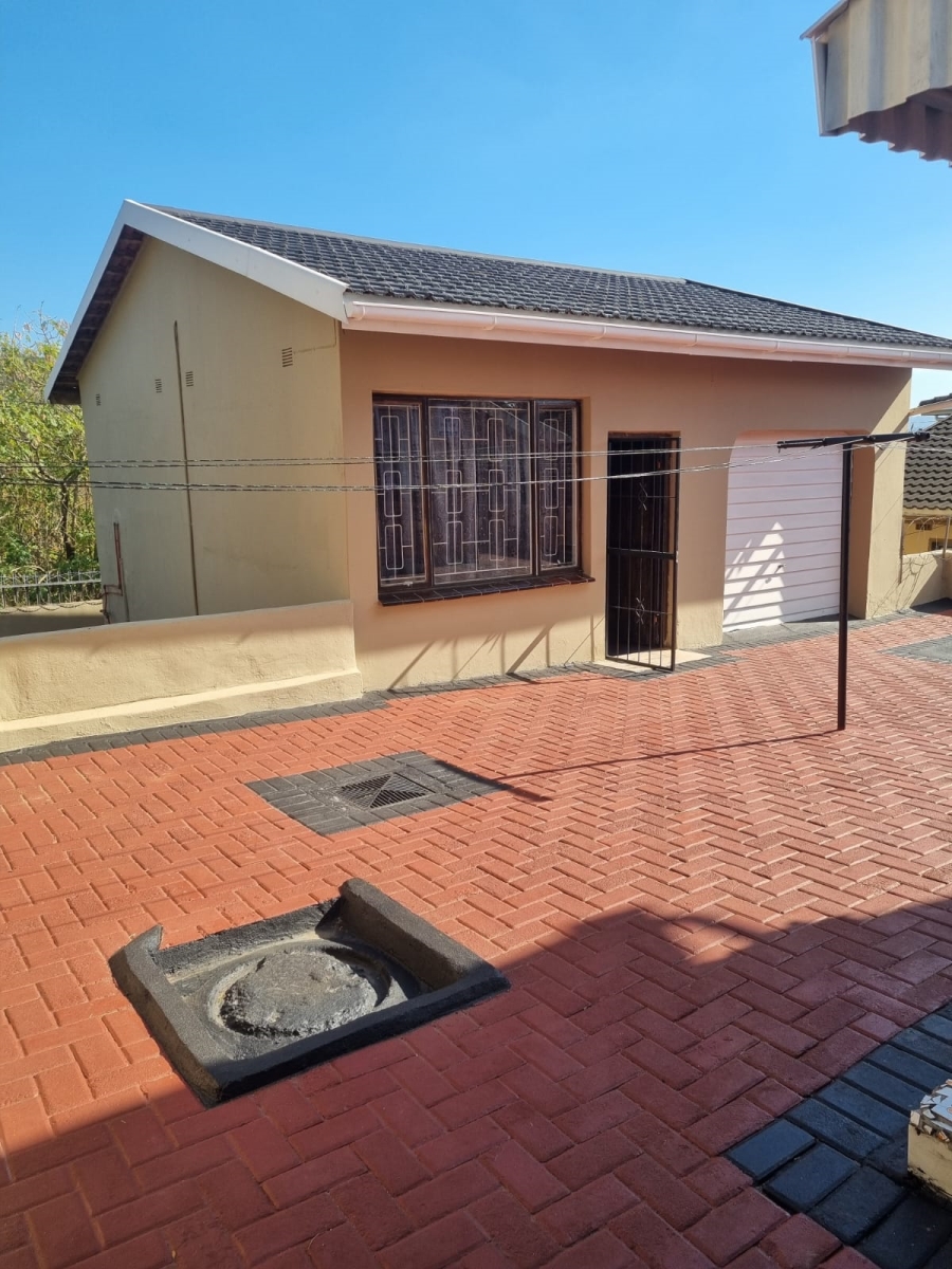6 Bedroom Property for Sale in Shallcross KwaZulu-Natal