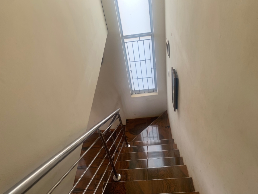 2 Bedroom Property for Sale in Kloof KwaZulu-Natal