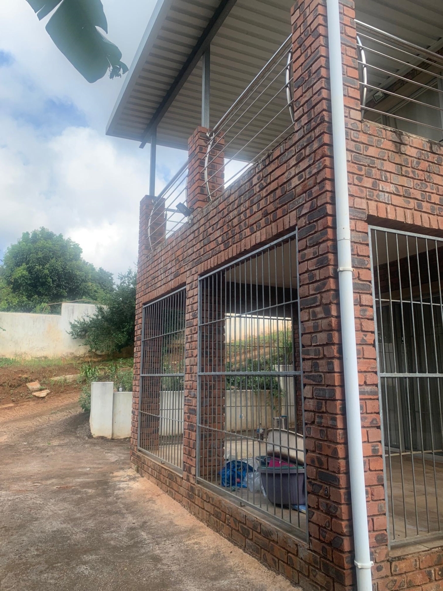 2 Bedroom Property for Sale in Kloof KwaZulu-Natal