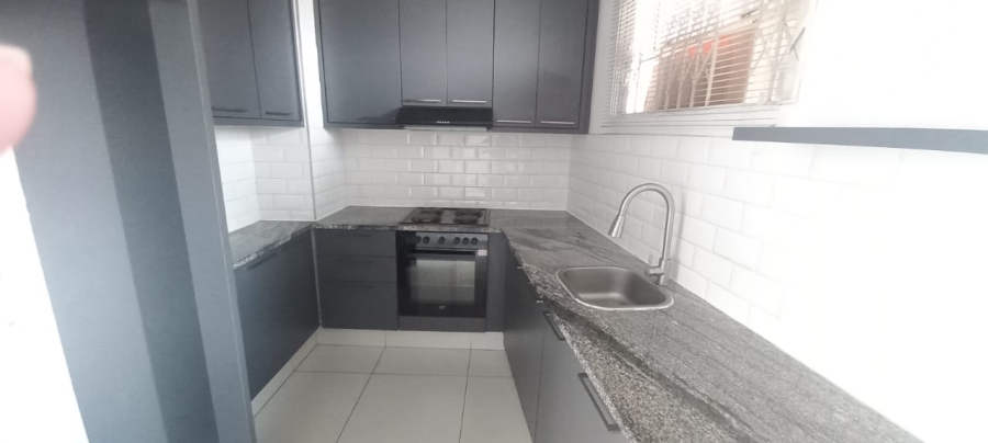 To Let 2 Bedroom Property for Rent in Essenwood KwaZulu-Natal