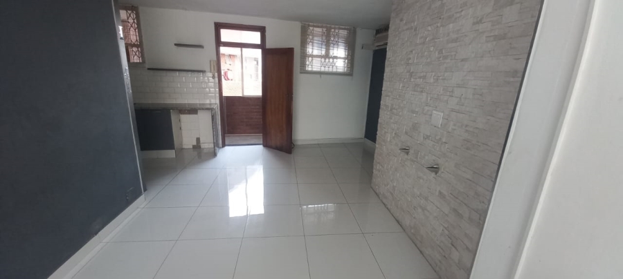 To Let 2 Bedroom Property for Rent in Essenwood KwaZulu-Natal