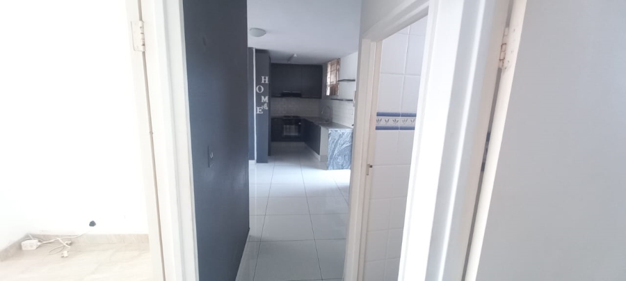 To Let 2 Bedroom Property for Rent in Essenwood KwaZulu-Natal