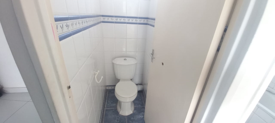 To Let 2 Bedroom Property for Rent in Essenwood KwaZulu-Natal