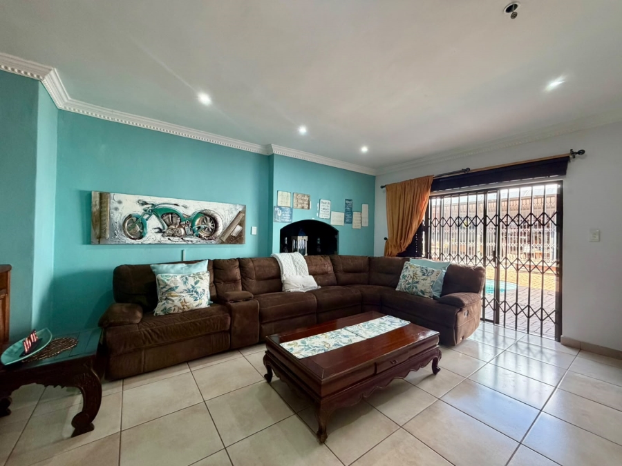 5 Bedroom Property for Sale in Meer En See KwaZulu-Natal