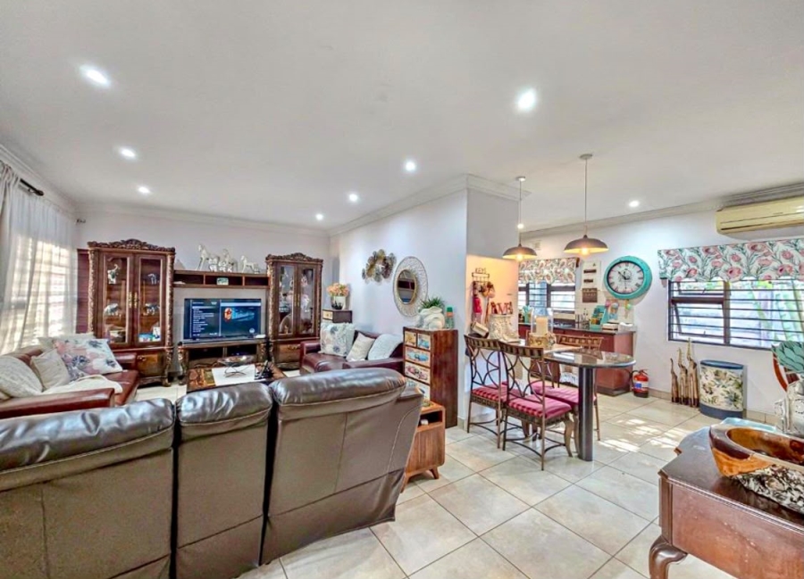 5 Bedroom Property for Sale in Meer En See KwaZulu-Natal