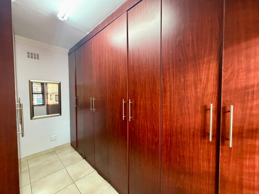 5 Bedroom Property for Sale in Meer En See KwaZulu-Natal