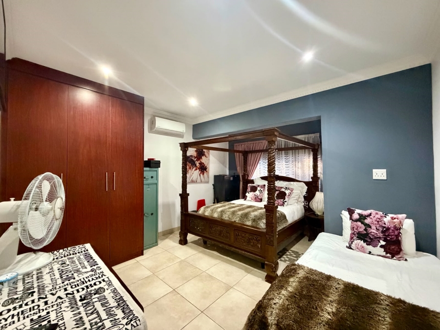 5 Bedroom Property for Sale in Meer En See KwaZulu-Natal
