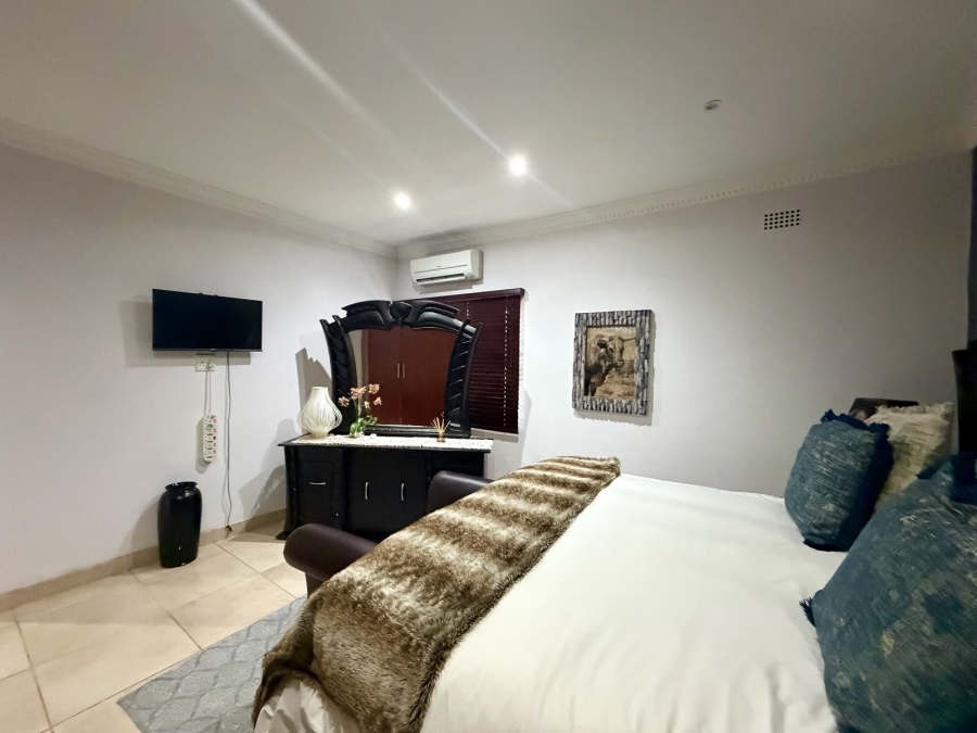 5 Bedroom Property for Sale in Meer En See KwaZulu-Natal