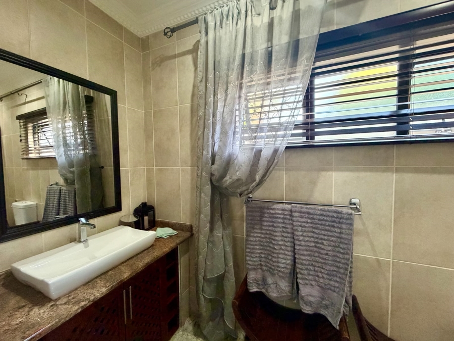 5 Bedroom Property for Sale in Meer En See KwaZulu-Natal