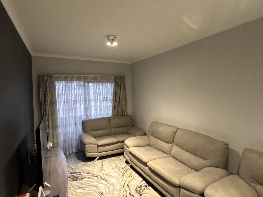 To Let 2 Bedroom Property for Rent in Umbogintwini KwaZulu-Natal