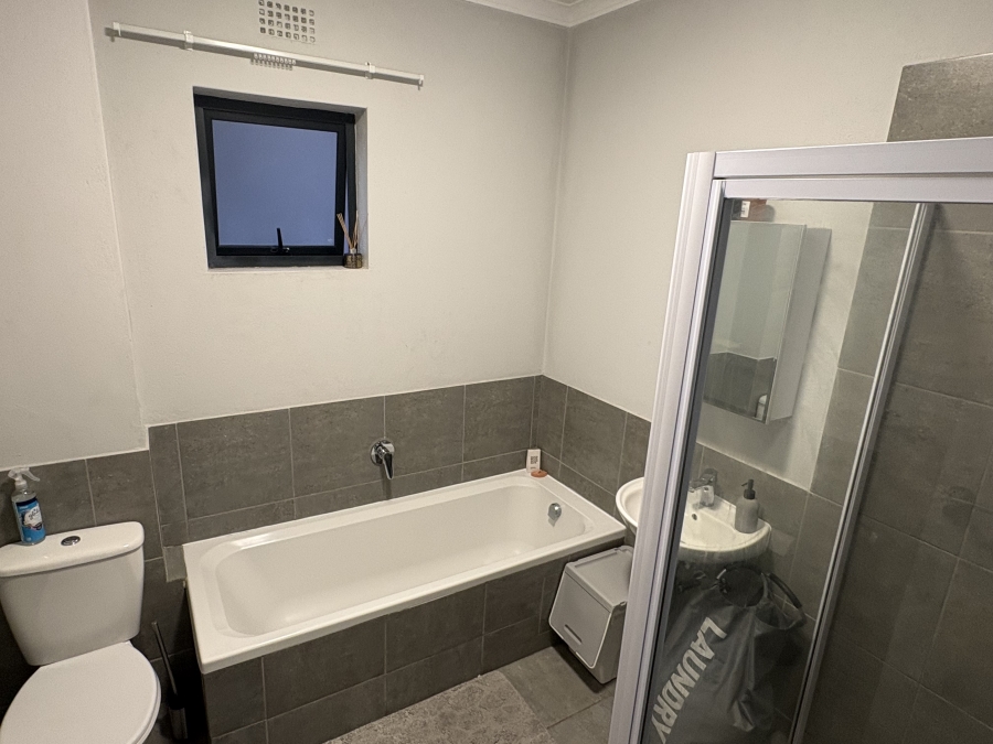 To Let 2 Bedroom Property for Rent in Umbogintwini KwaZulu-Natal