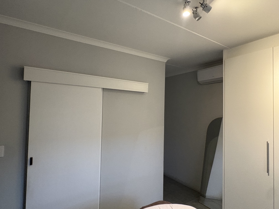To Let 2 Bedroom Property for Rent in Umbogintwini KwaZulu-Natal