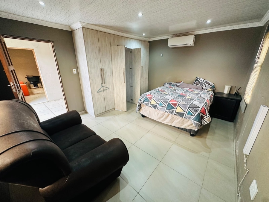3 Bedroom Property for Sale in Glenwood KwaZulu-Natal
