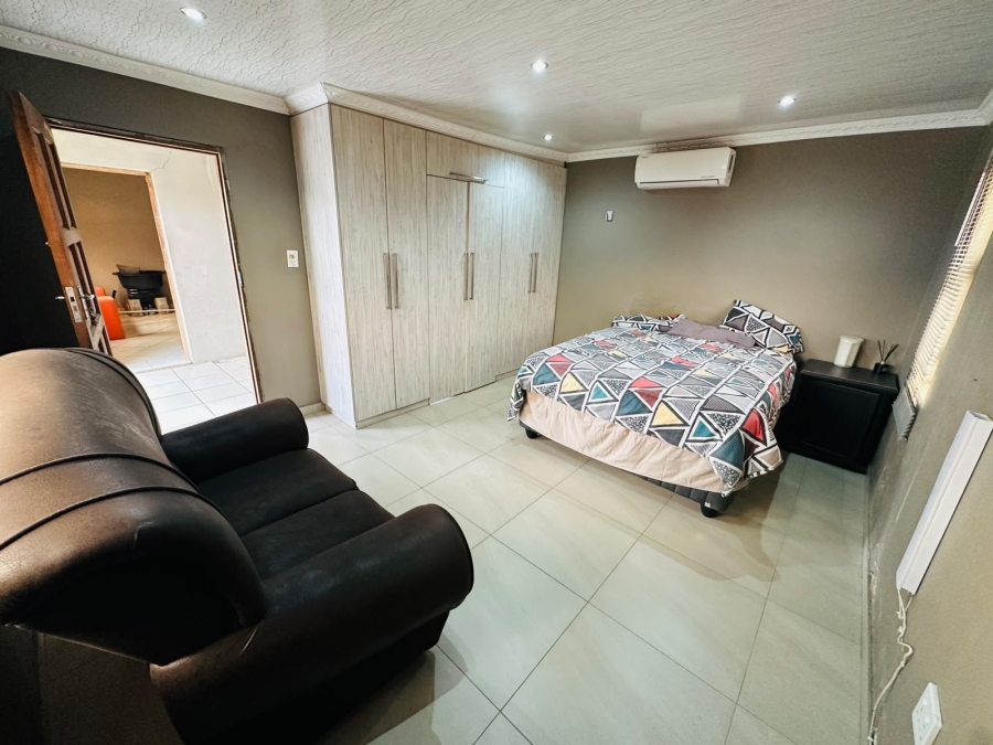 3 Bedroom Property for Sale in Glenwood KwaZulu-Natal