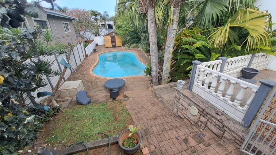 5 Bedroom Property for Sale in Brighton Beach KwaZulu-Natal