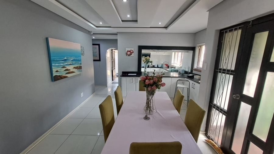 5 Bedroom Property for Sale in Brighton Beach KwaZulu-Natal