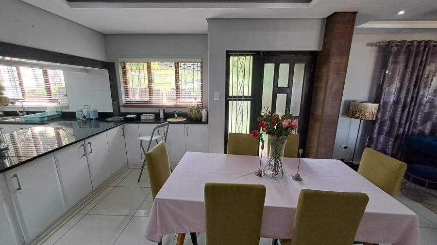 5 Bedroom Property for Sale in Brighton Beach KwaZulu-Natal