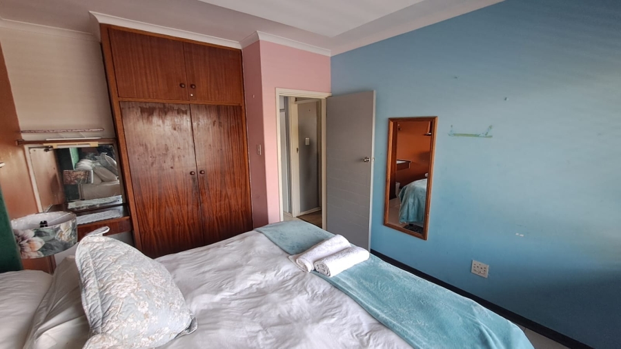 5 Bedroom Property for Sale in Brighton Beach KwaZulu-Natal