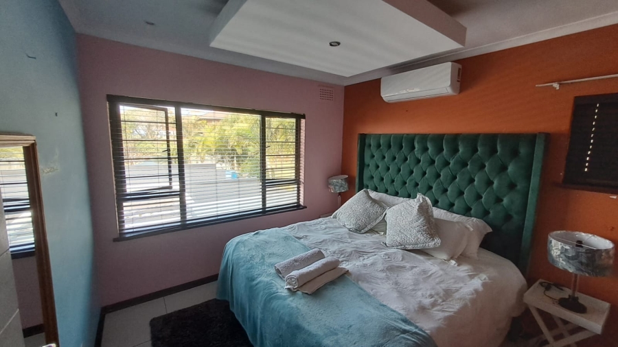 5 Bedroom Property for Sale in Brighton Beach KwaZulu-Natal