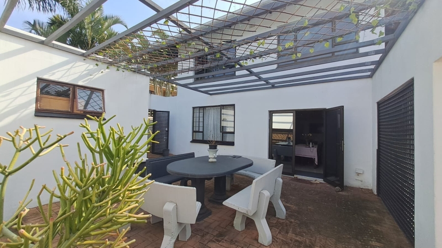 5 Bedroom Property for Sale in Brighton Beach KwaZulu-Natal