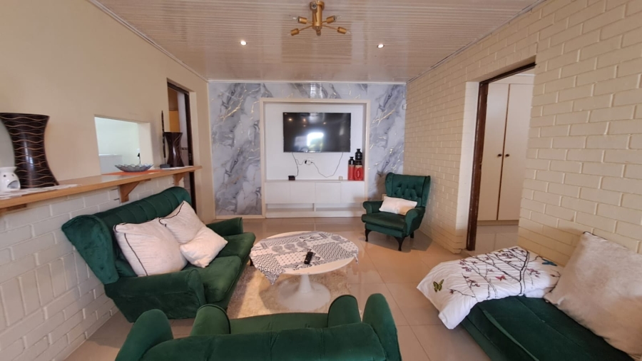 5 Bedroom Property for Sale in Brighton Beach KwaZulu-Natal