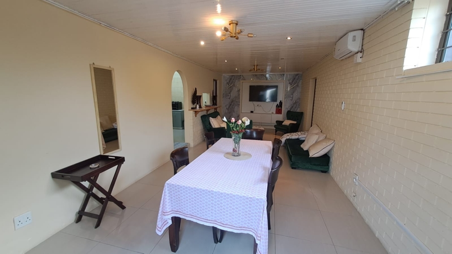 5 Bedroom Property for Sale in Brighton Beach KwaZulu-Natal