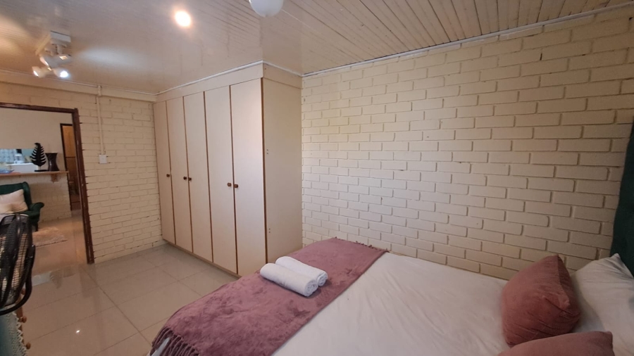 5 Bedroom Property for Sale in Brighton Beach KwaZulu-Natal