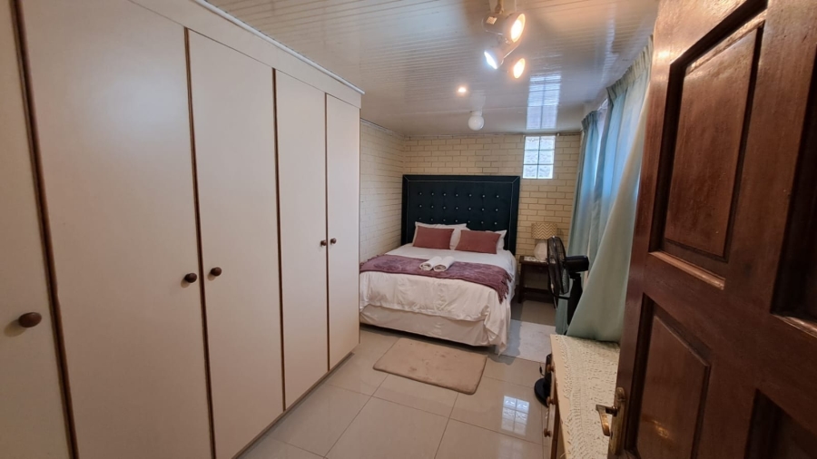 5 Bedroom Property for Sale in Brighton Beach KwaZulu-Natal