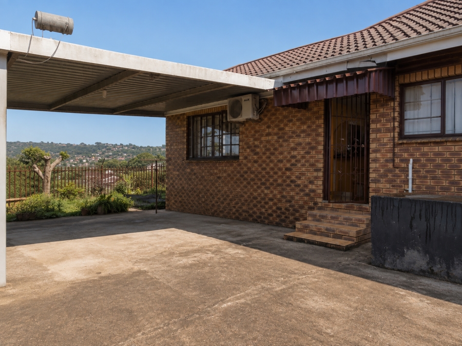 4 Bedroom Property for Sale in Dunveria KwaZulu-Natal