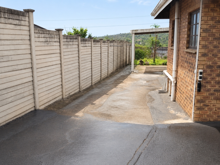 4 Bedroom Property for Sale in Dunveria KwaZulu-Natal