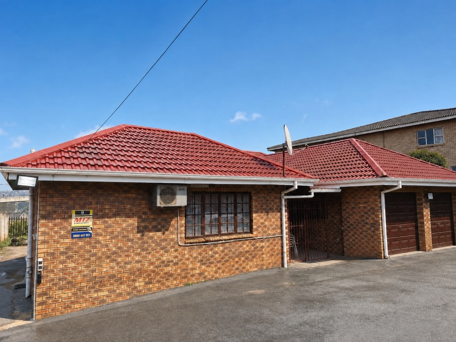 4 Bedroom Property for Sale in Dunveria KwaZulu-Natal