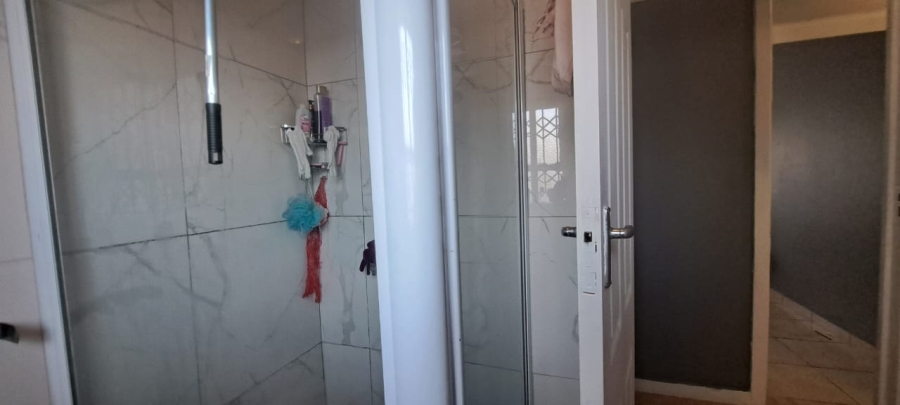 To Let 1 Bedroom Property for Rent in Umbilo KwaZulu-Natal