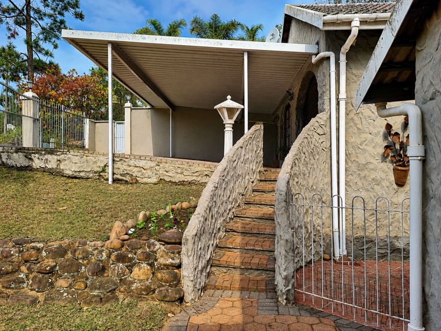 4 Bedroom Property for Sale in Amanzimtoti KwaZulu-Natal