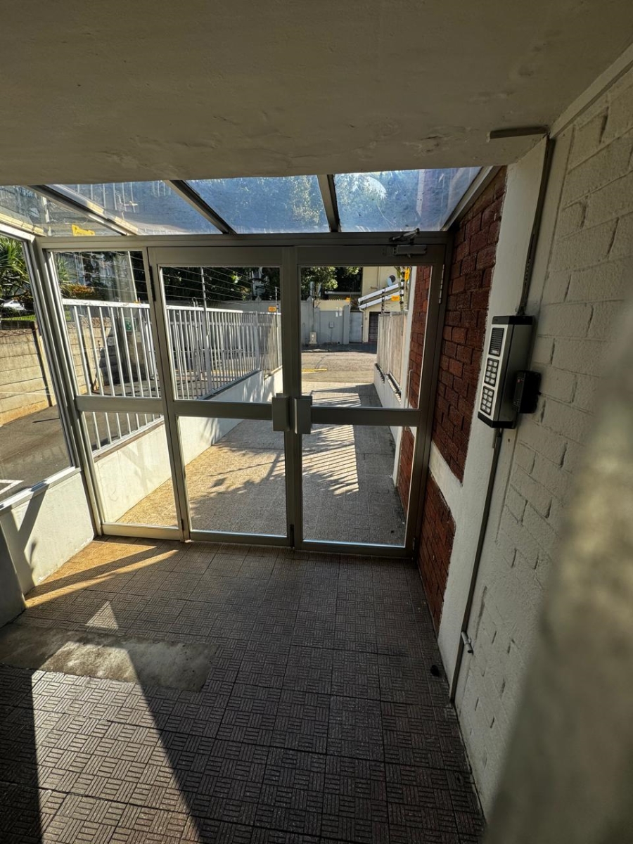 1 Bedroom Property for Sale in Essenwood KwaZulu-Natal