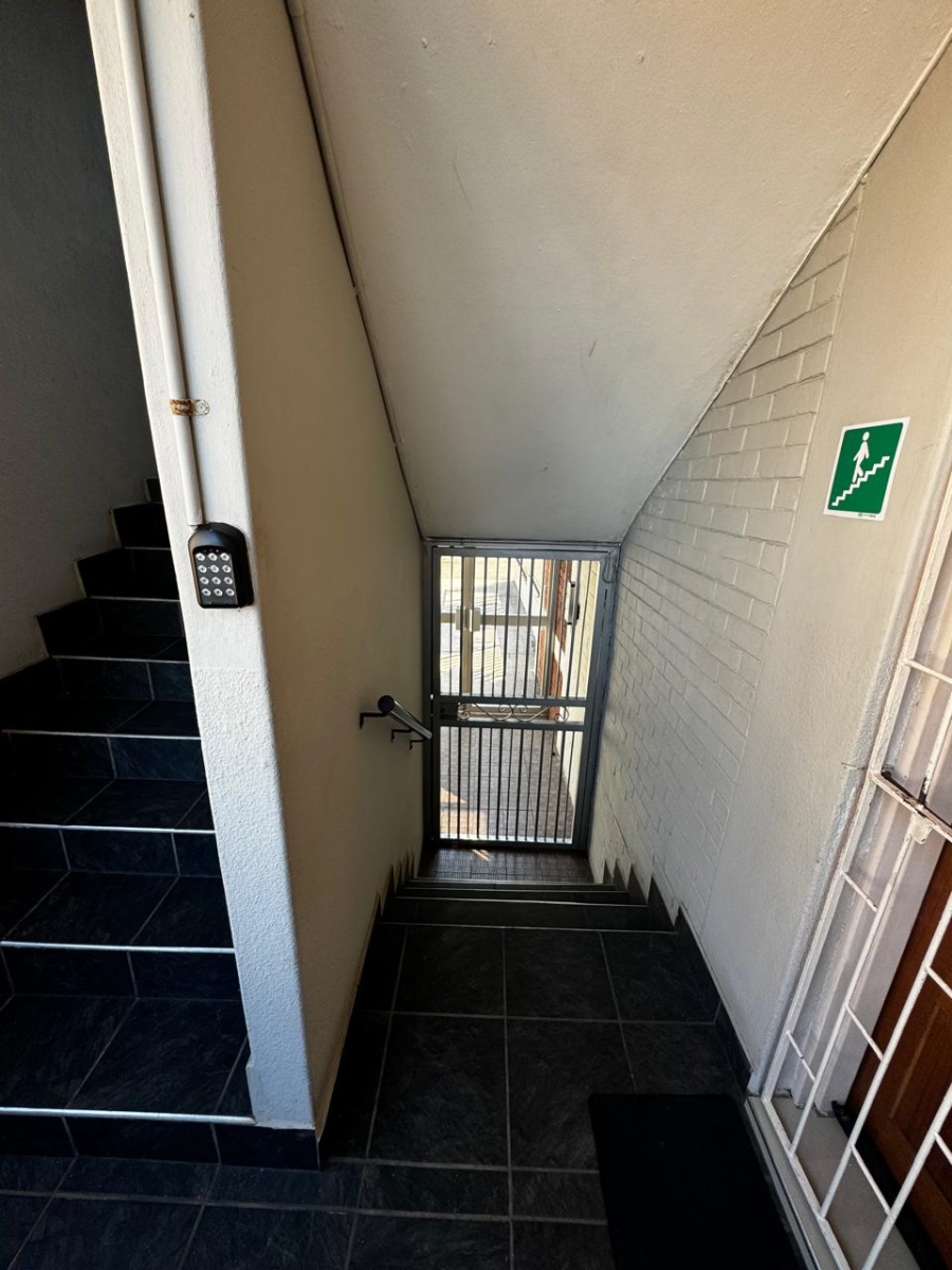 1 Bedroom Property for Sale in Essenwood KwaZulu-Natal