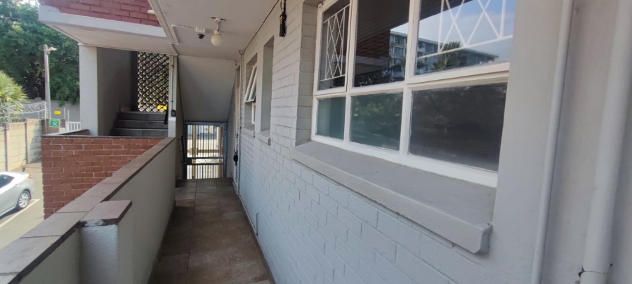 1 Bedroom Property for Sale in Essenwood KwaZulu-Natal