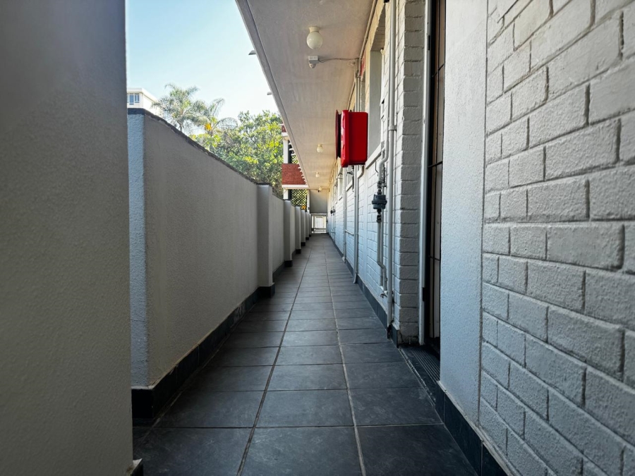 1 Bedroom Property for Sale in Essenwood KwaZulu-Natal