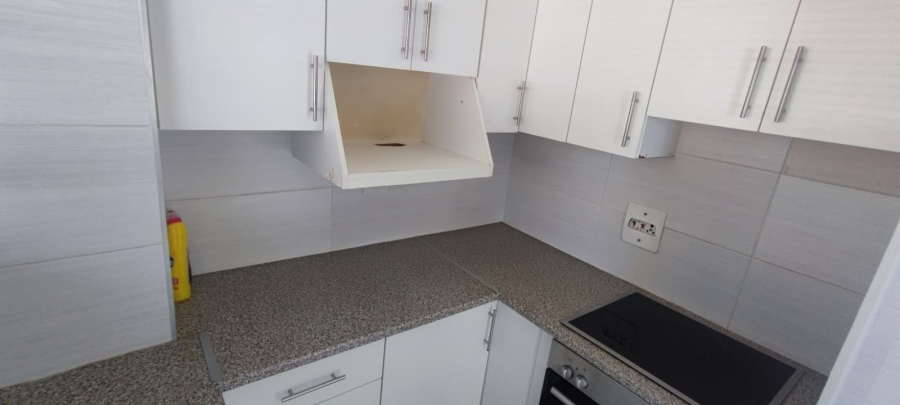 1 Bedroom Property for Sale in Essenwood KwaZulu-Natal