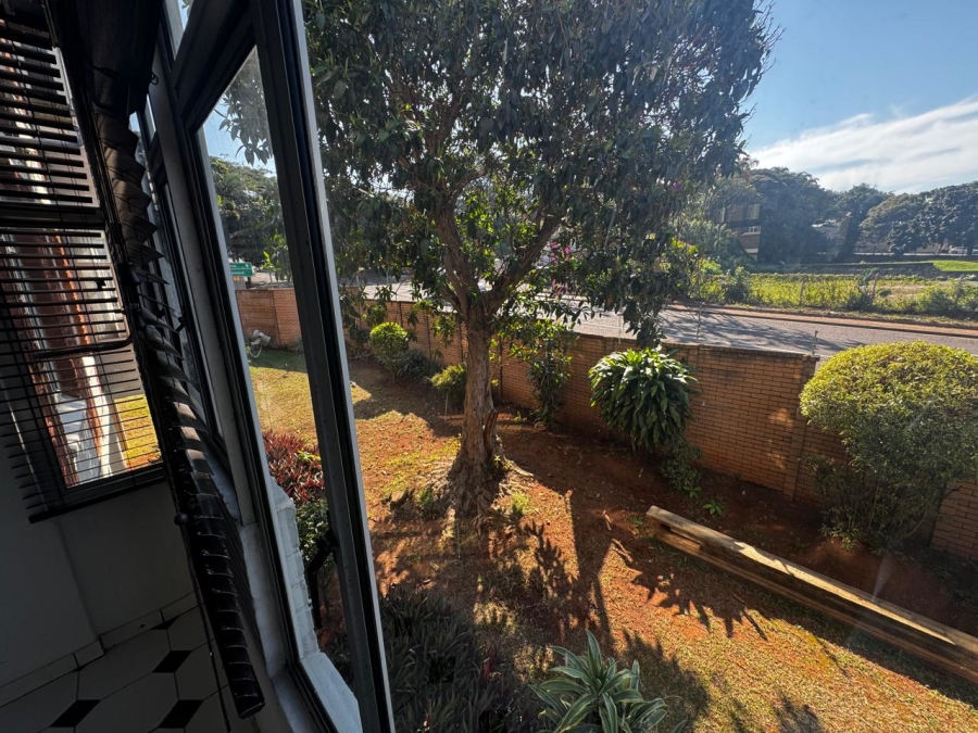 1 Bedroom Property for Sale in Essenwood KwaZulu-Natal