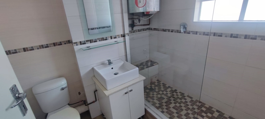 1 Bedroom Property for Sale in Essenwood KwaZulu-Natal