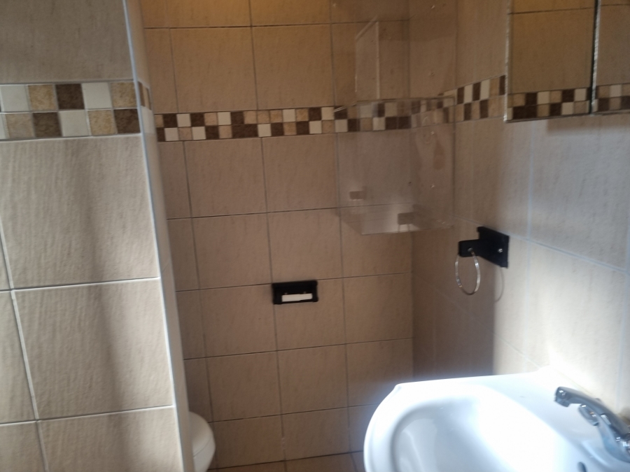 To Let 1 Bedroom Property for Rent in Glen Anil KwaZulu-Natal