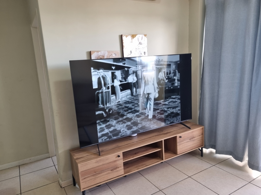 To Let 2 Bedroom Property for Rent in New Town Centre KwaZulu-Natal