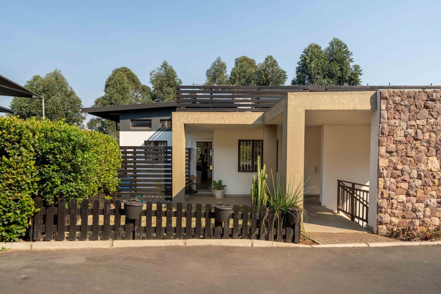 2 Bedroom Property for Sale in Waterfall KwaZulu-Natal