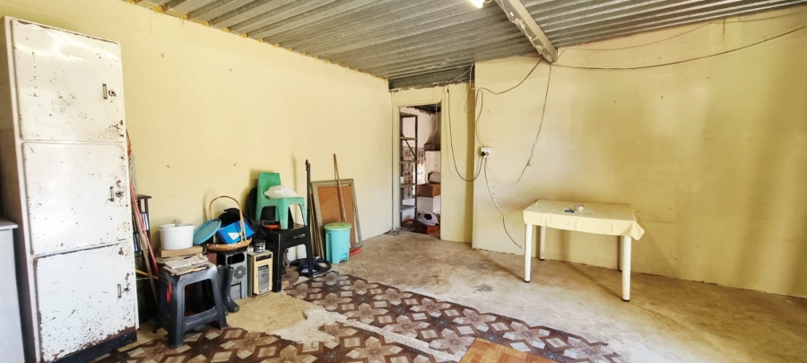 2 Bedroom Property for Sale in Umtentweni KwaZulu-Natal