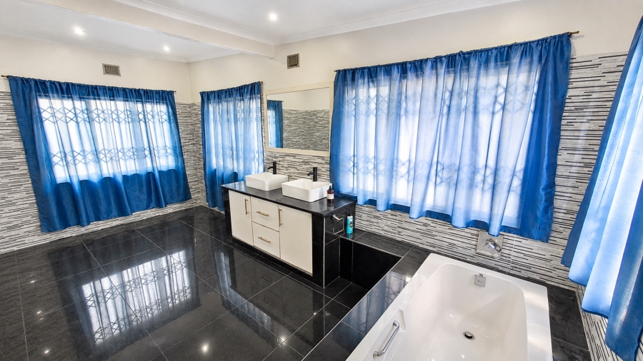 4 Bedroom Property for Sale in Glenwood KwaZulu-Natal